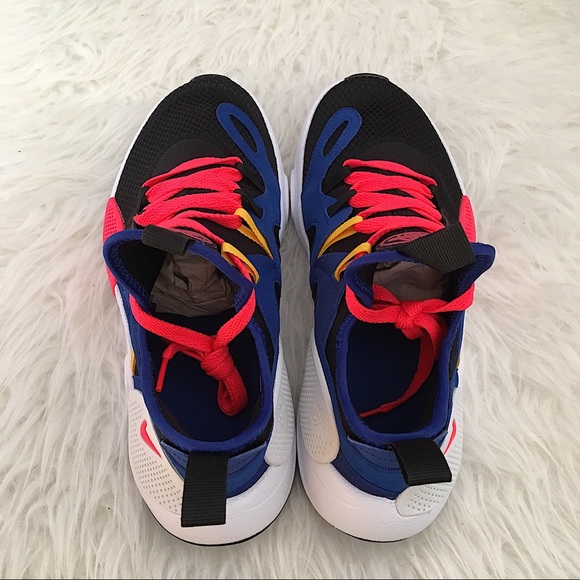 Nike Huarache E.D.G.E Women’s Sneakers - Picture 6 of 7